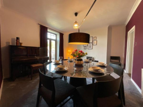 Large 4 double bedroomed townhouse in central Holmfirth